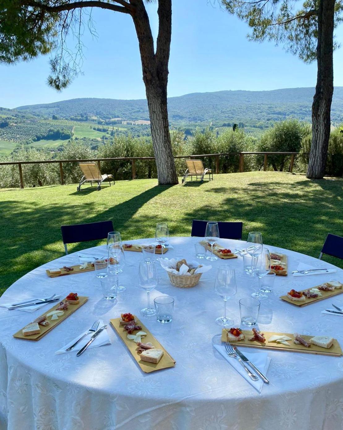 Fattoria Abbazia Monte Oliveto Villa San Gimignano Exterior photo