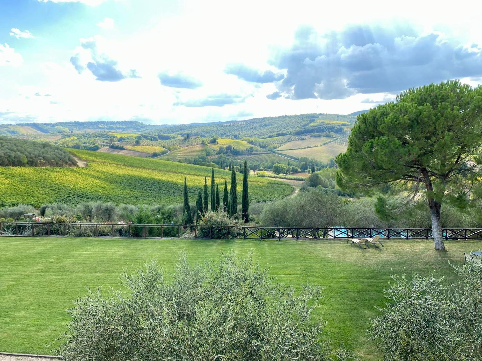 Fattoria Abbazia Monte Oliveto Villa San Gimignano Exterior photo